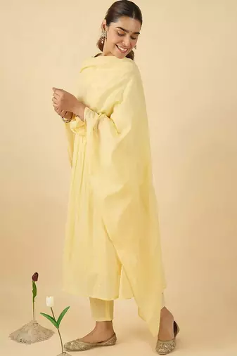 Women Floral Embroidered Cotton Kurta with Trousers & Dupatta