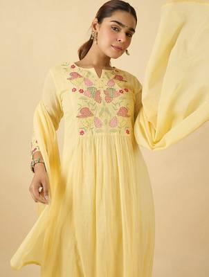 Women Floral Embroidered Cotton Kurta with Trousers & Dupatta 6