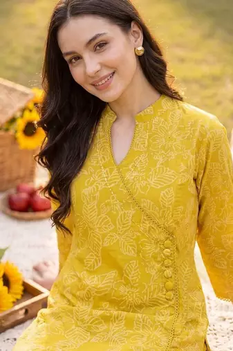 Women Floral Printed Angrakha  Cotton Kurta with Trousers & With Dupatta