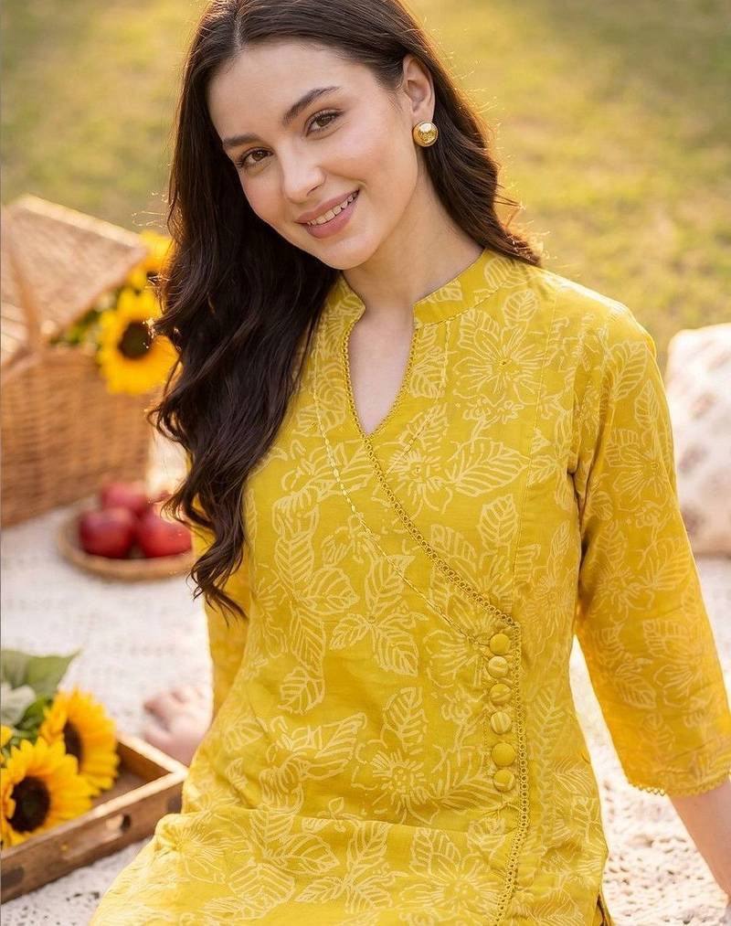 Women Floral Printed Angrakha  Cotton Kurta with Trousers & With Dupatta