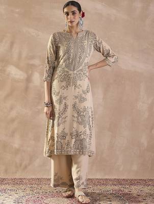 Ethnic Motifs Printed Notch Neck Sequinned Straight Kurta With Trousers 4