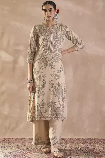 Ethnic Motifs Printed Notch Neck Sequinned Straight Kurta With Trousers