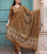 Women Floral Printed Regular  Cotton Kurta with Trousers & With Dupatta