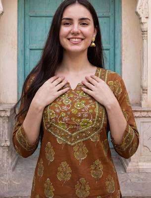 Women Floral Printed Regular  Cotton Kurta with Trousers & With Dupatta 2