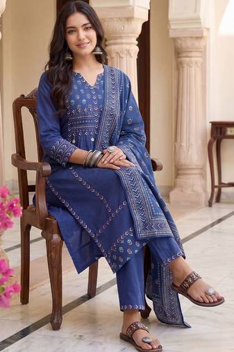 Women Ethnic Motifs Printed Empire Thread Work Cotton Kurta Trousers & Dupatta