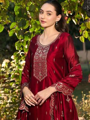 Ethnic Motifs Embroidered Round Neck Thread Work Kurta with Trousers & Dupatta 2