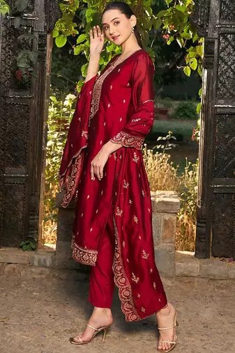 Ethnic Motifs Embroidered Round Neck Thread Work Kurta with Trousers & Dupatta
