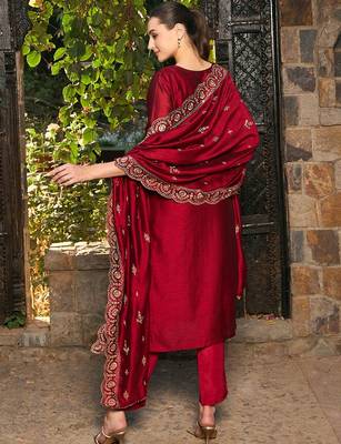 Ethnic Motifs Embroidered Round Neck Thread Work Kurta with Trousers & Dupatta 6