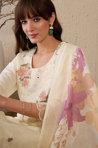 Women Floral Embroidered Mirror Work Chanderi Silk Kurta with Trousers & With Dupatta