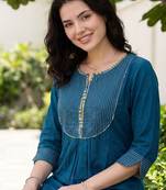 Women Regular Kurta with Trousers