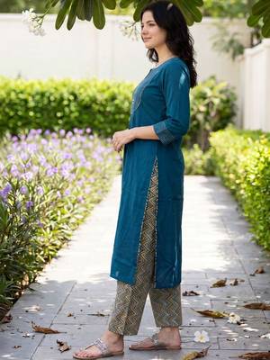 Women Regular Kurta with Trousers 3