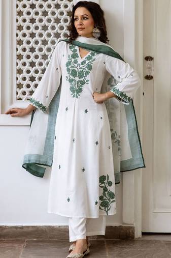 Women Floral Embroidered Empire Thread Work Cotton Kurta with Trousers & With Dupatta