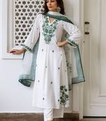 Women Floral Embroidered Empire Thread Work Pure Cotton Kurta with Trousers & With Dupatta