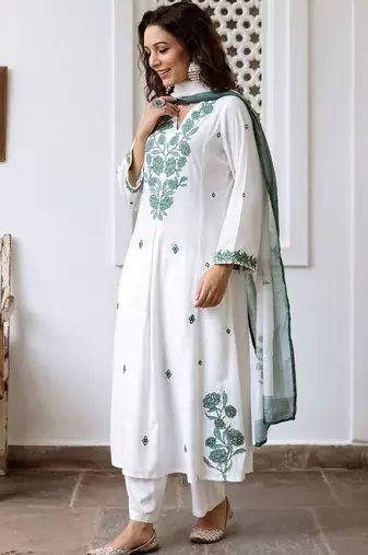 Women Floral Embroidered Empire Thread Work Pure Cotton Kurta with Trousers & With Dupatta
