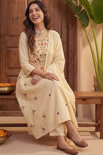 Women Floral Embroidered Empire Thread Work Kurta with Trousers & With Dupatta