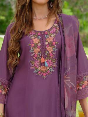 Women Embroidered Thread Work Kurta with Trousers & Dupatta 3