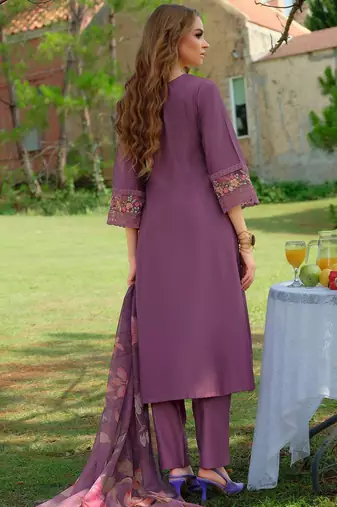 Women Embroidered Thread Work Kurta with Trousers & Dupatta