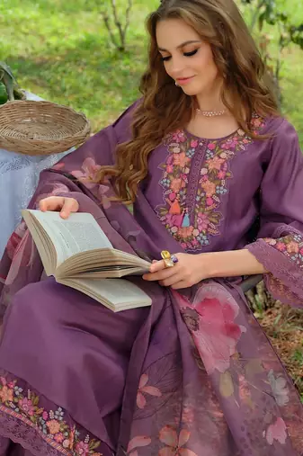 Women Embroidered Thread Work Kurta with Trousers & Dupatta