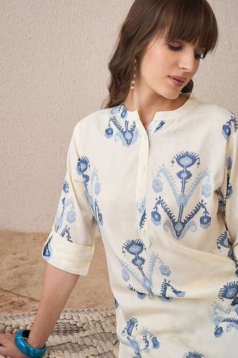 Women Printed Kurta with Trousers