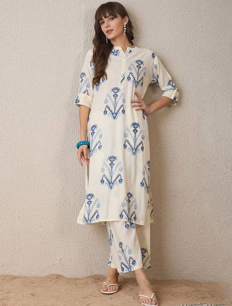 Women Printed Regular Kurta with Trousers
