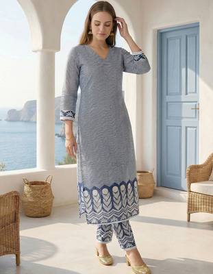Women Printed Regular  Cotton Kurta with Trousers 1