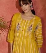Women Floral Printed  Cotton Kurta with Trousers