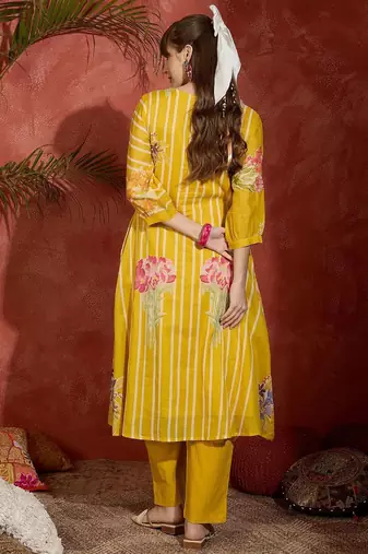 Women Floral Printed  Cotton Kurta with Trousers