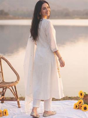 Women Embroidered Regular Thread Work  Cotton Kurta with Trousers & With Dupatta 4