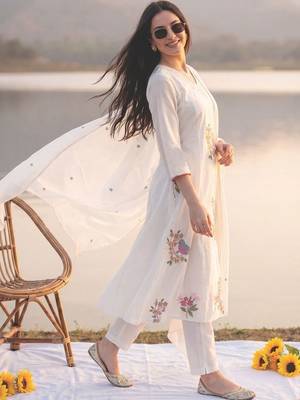 Women Embroidered Regular Thread Work  Cotton Kurta with Trousers & With Dupatta 6