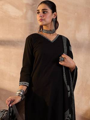 Women Ethnic Motifs Embroidered Pure Cotton Kurta with Trousers & Dupatta 6