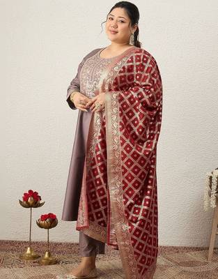 Plus Size Embroidered Regular Kurta with Trousers & With Dupatta 3