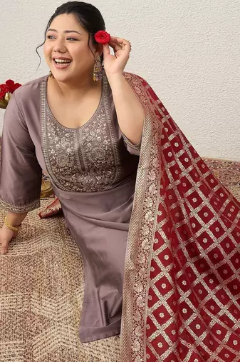 Plus Size Embroidered Regular Kurta with Trousers & With Dupatta