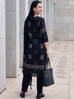 Women Printed Regular Thread Work  Cotton Kurta with Trousers & With Dupatta 4