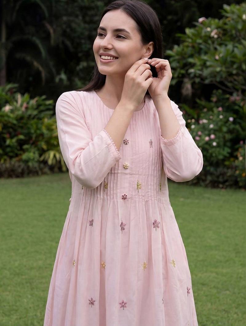 Women Floral Printed Pleated Thread Work Pure Cotton Kurta with Trousers
