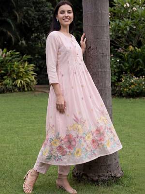 Women Floral Printed Pleated Thread Work Pure Cotton Kurta with Trousers 3