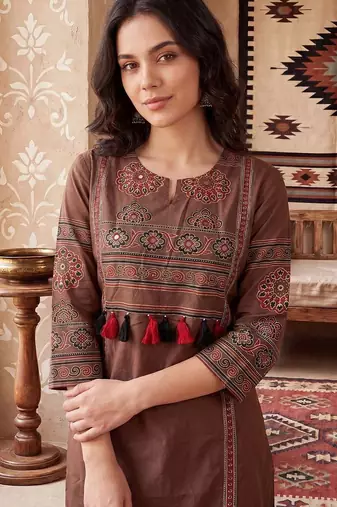 Women Ethnic Motifs Printed Regular  Cotton Kurta with Trousers