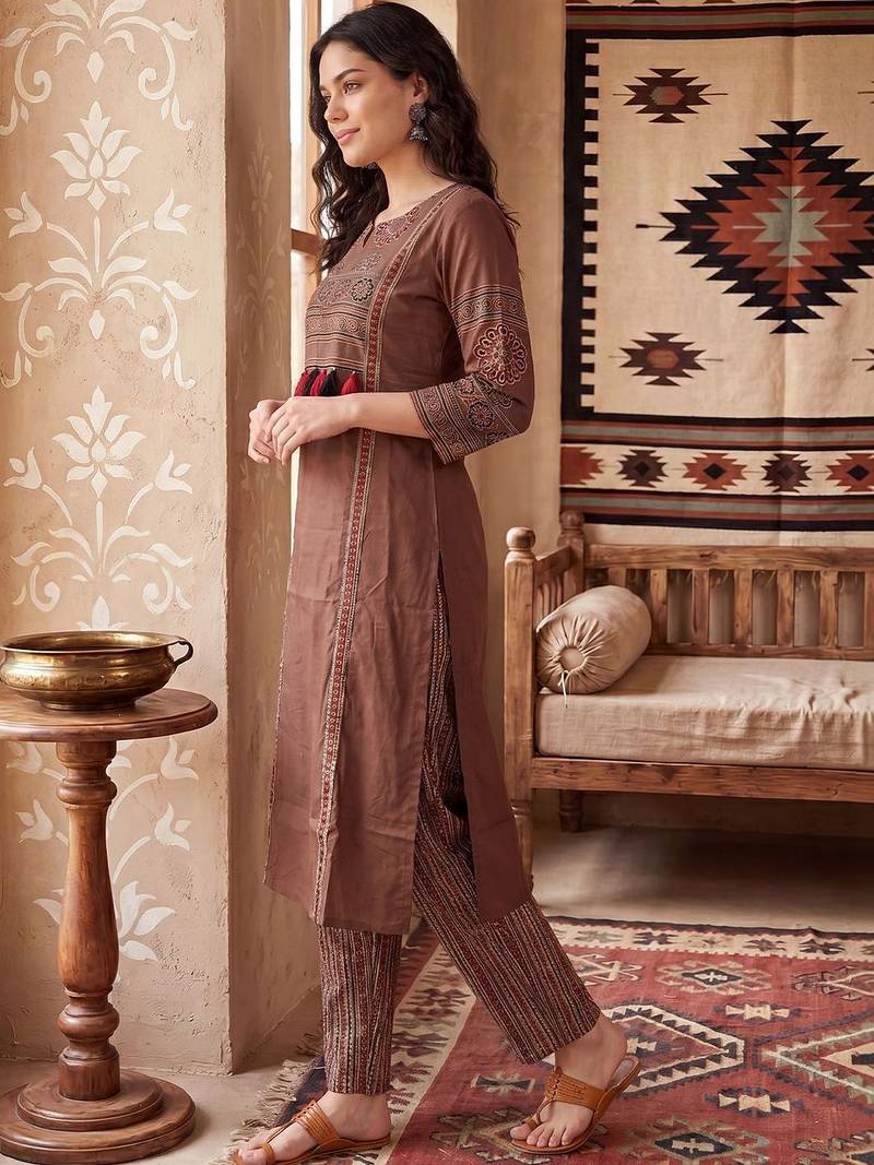 Women Ethnic Motifs Printed Regular  Cotton Kurta with Trousers