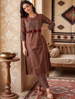 Women Ethnic Motifs Printed Regular  Cotton Kurta with Trousers 6