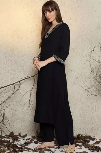 Women Ethnic Motifs Embroidered Regular Sequinned Kurta with Trousers