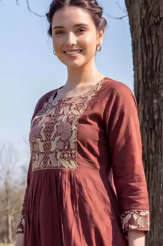 Women Ethnic Motifs Embroidered Regular Thread Work  Cotton Kurta with Trousers & With Dupatta