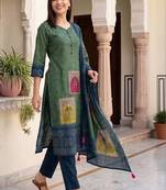 Women Ethnic Motifs Printed Regular Kurta with Trousers & With Dupatta