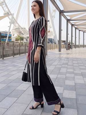 Women Printed Regular  Cotton Kurta with Palazzos 4