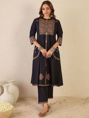 Ethnic Motifs Printed Mandarin Collar A Line  Cotton Kurta With Trousers 2