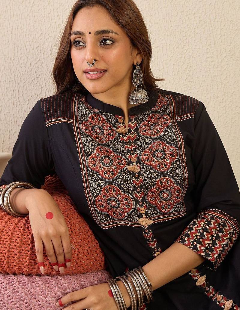 Ethnic Motifs Printed Mandarin Collar A Line  Cotton Kurta With Trousers