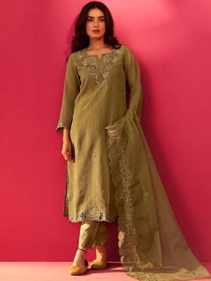 Women Floral Embroidered Kurta with Trousers & Dupatta 1