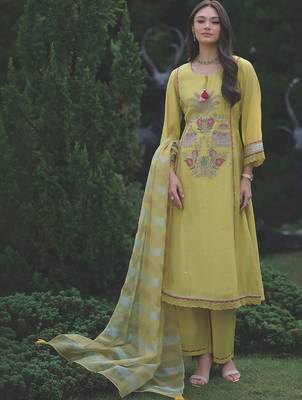 Women Animal Embroidered Regular Sequinned Kurta with Trousers & With Dupatta 1