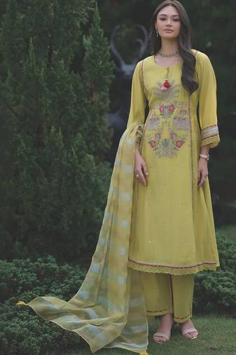 Women Animal Embroidered Sequinned Kurta with Trousers & With Dupatta