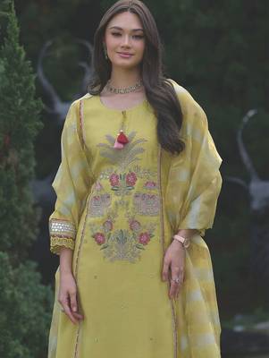 Women Animal Embroidered Regular Sequinned Kurta with Trousers & With Dupatta 2