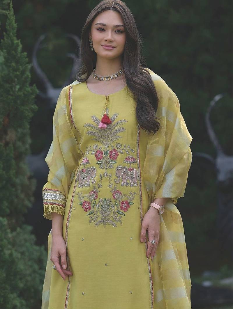 Women Animal Embroidered Regular Sequinned Kurta with Trousers & With Dupatta