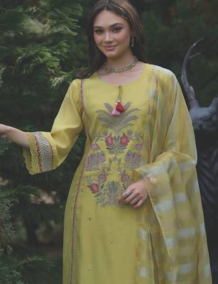 Women Animal Embroidered Regular Sequinned Kurta with Trousers & With Dupatta 4